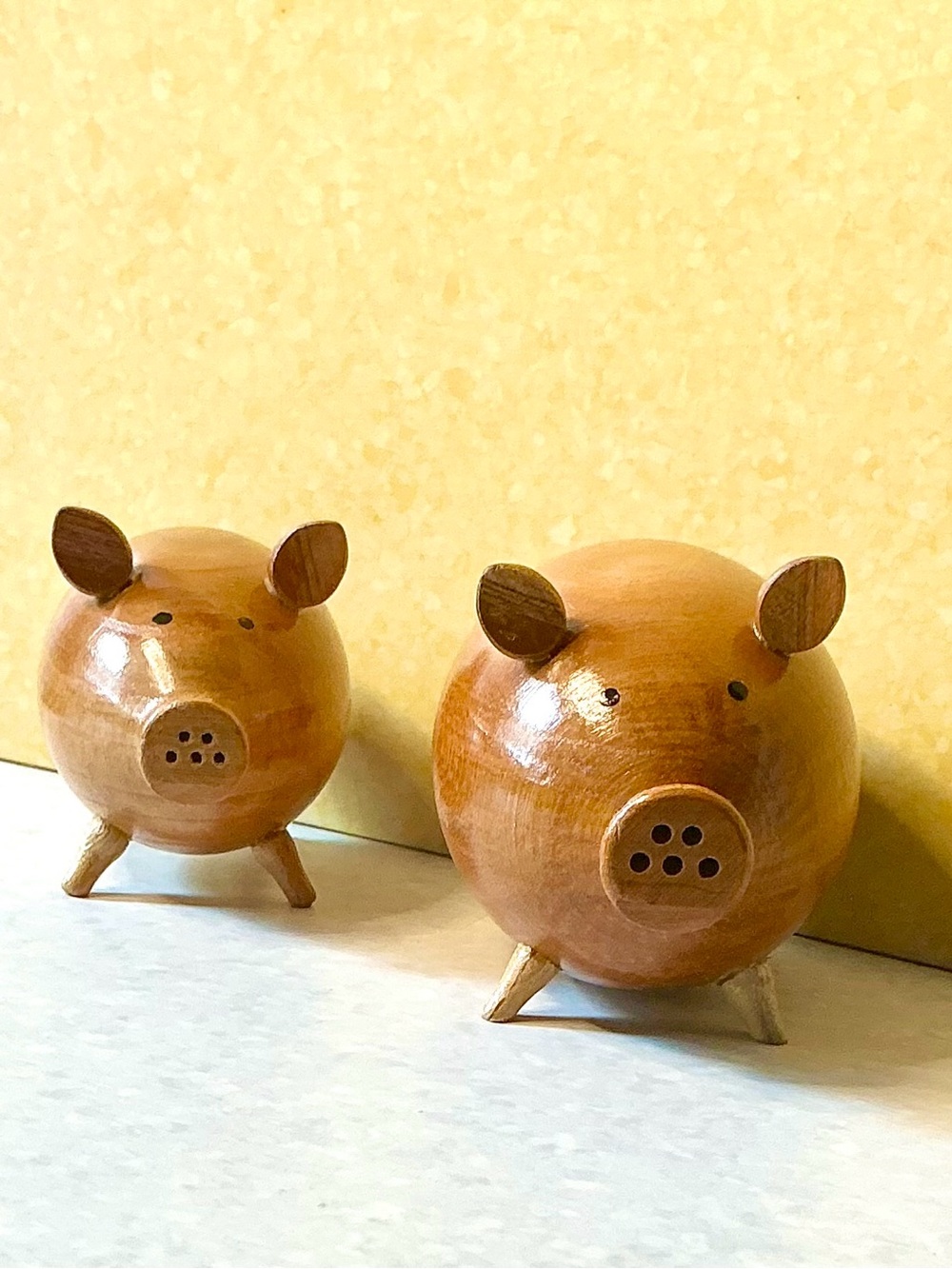 Vintage MCM Danish Teak Wood Pigs Salt & Pepper Shakers Kitsch Scandinavian ‘60s